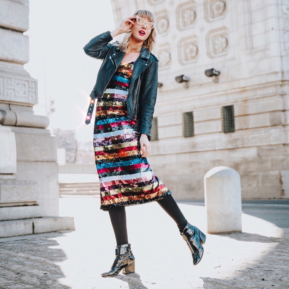 X by NBD Desdemonda Sequin Midi Dress